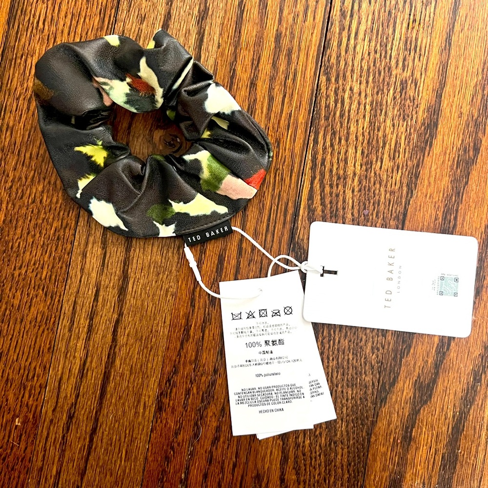 Ted Baker leather” scrunchie -  Forager print